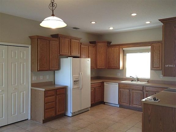 3rd image of 9421 Meadow Crest Ln