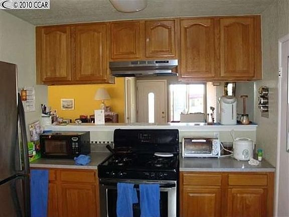 4th image of 1556 Mariposa St