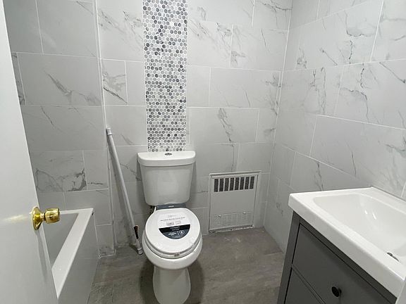 4th image of 1613 E 12th St Floor 2