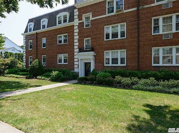 2nd image of 36 Hamilton Pl APT B2