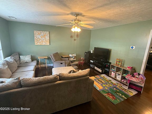2nd image of 4820 Arroyo Trl