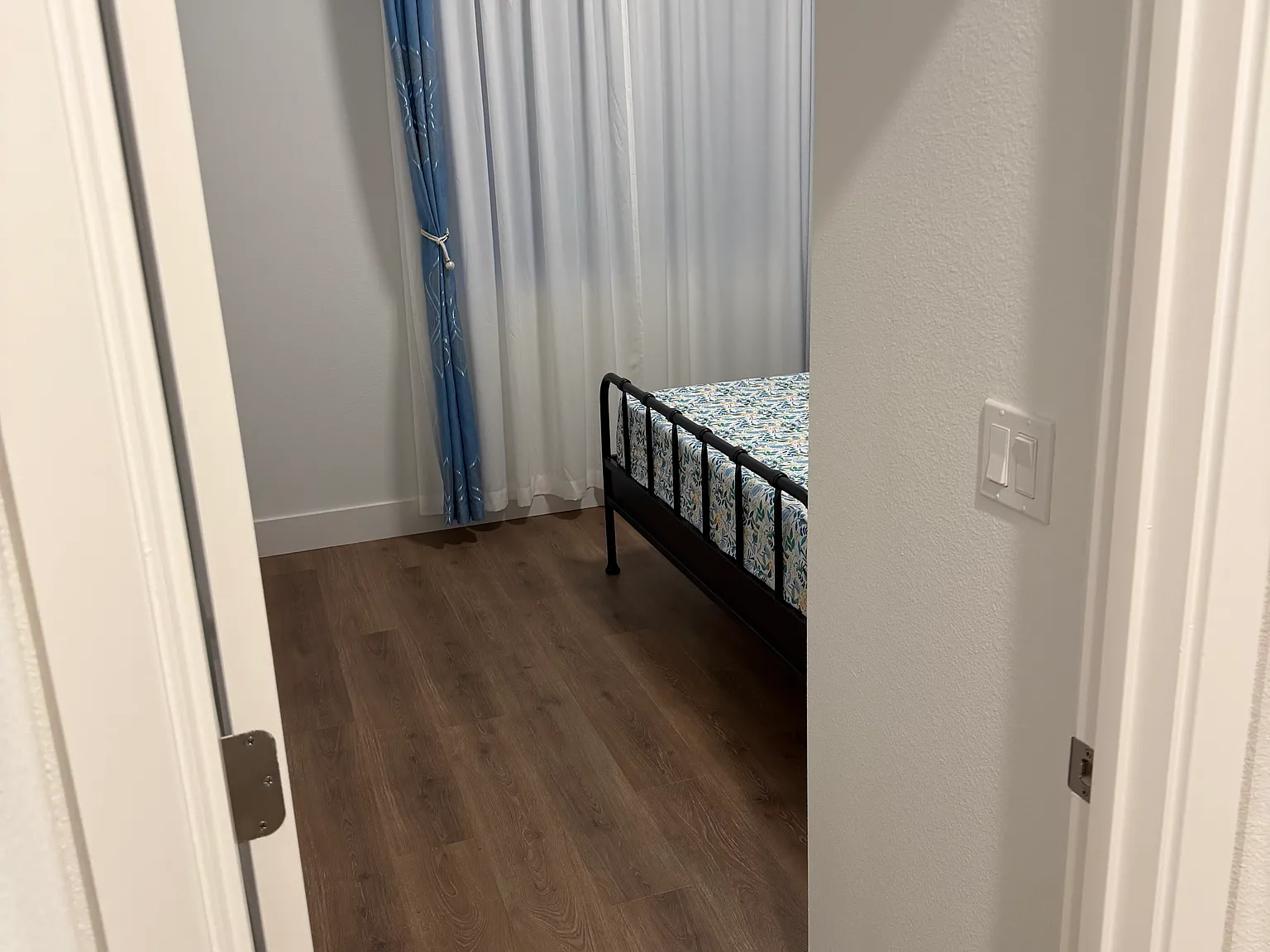 4 bed, 2455 sqft, $900 — Photo 1