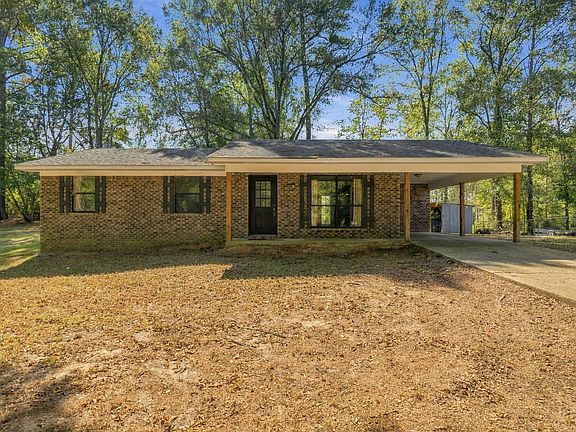 2nd image of 26 Pine Tree Dr