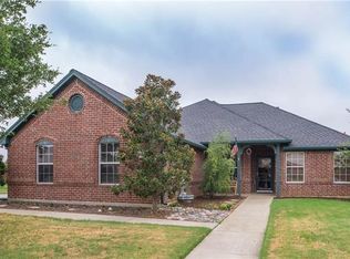301 Highmeadow Rd, Aubrey, TX 76227