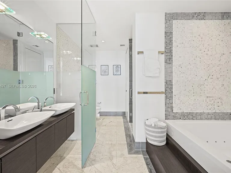 200 Biscayne Boulevard Way #5009 — Photo 32