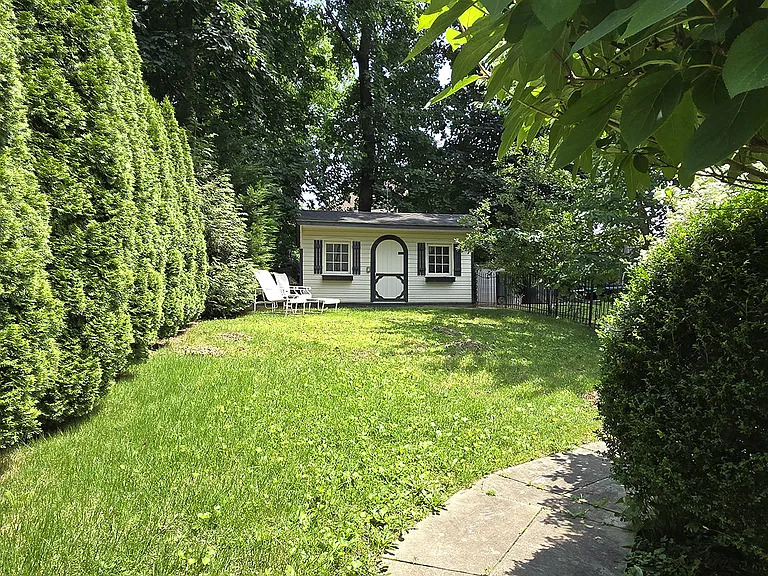 189 Henry St #A — Photo 24