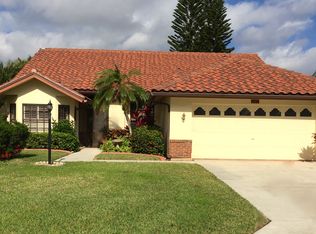 241 Countryside Dr, Naples, FL 34104