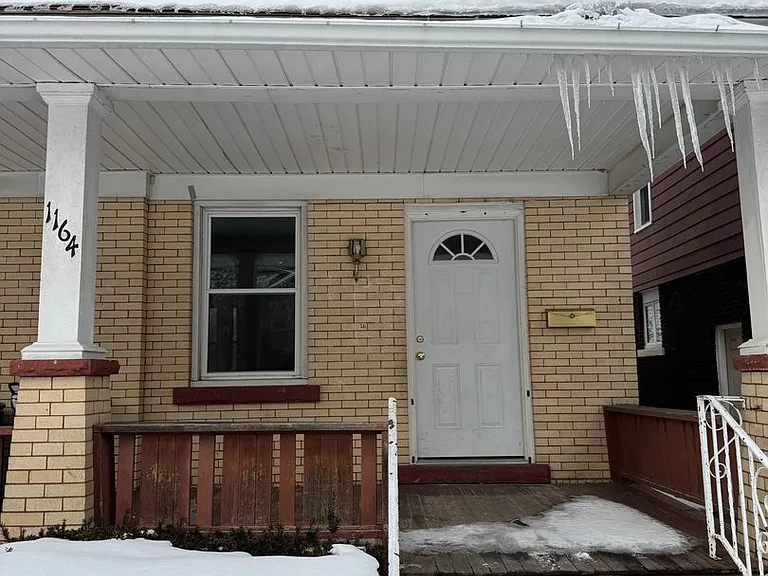 1164 W 7th St — Photo 1