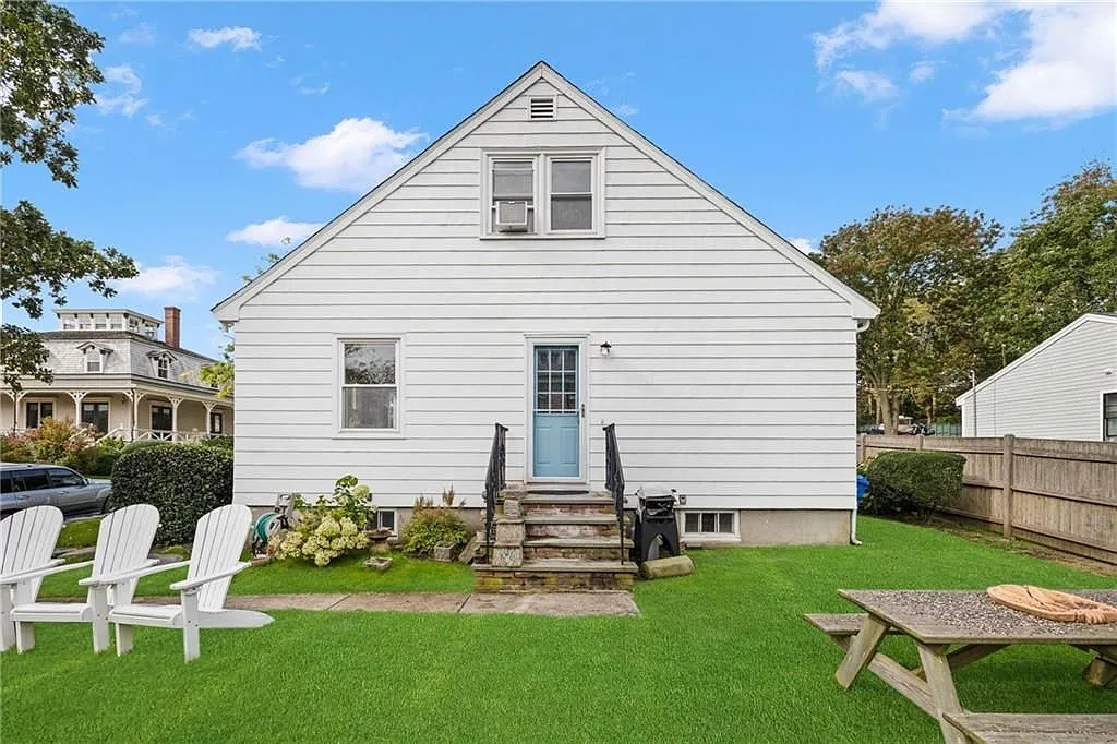 3 bed, 2.0 bath, 1470 sqft, $3,200 — Photo 3