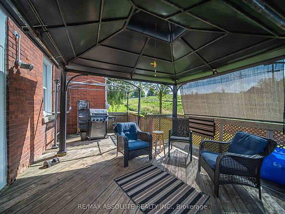 5th image of 2671 Champlain St