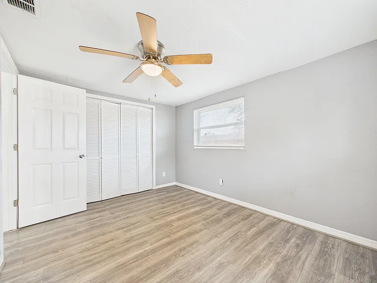 605 S Disston Ave #1/2 — Photo 11