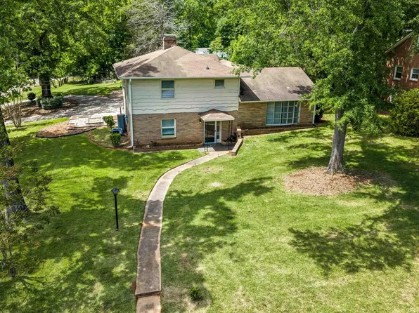 225 Cart Dr, Spartanburg, SC 29307
