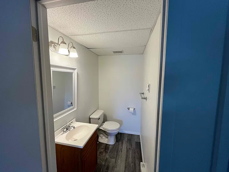 Bedroom 2 bathroom
