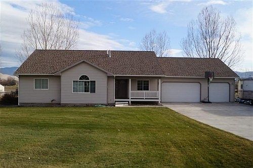 1st image of 1450 Douglas Dr