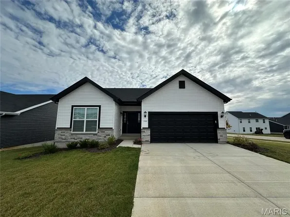 1040 Westhaven Blvd, Wentzville, MO 63385