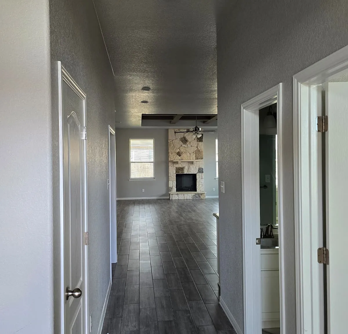 4 bed, 2056 sqft, $1,895 — Photo 3
