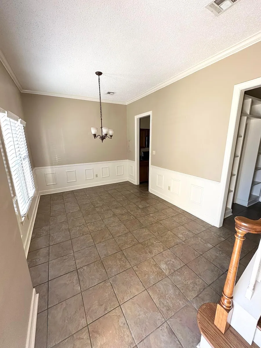 Building Photo - 300 General Mouton Ave #6