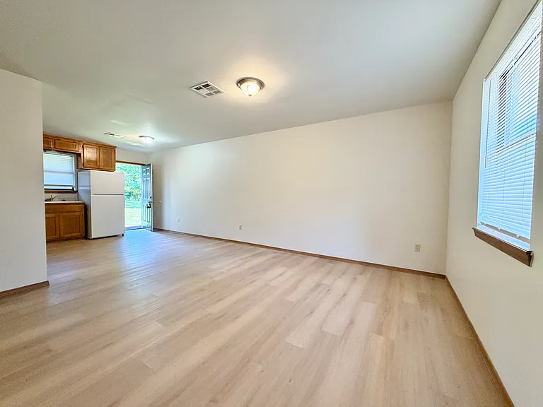 385 S Teehee Dr #1 — Photo 7
