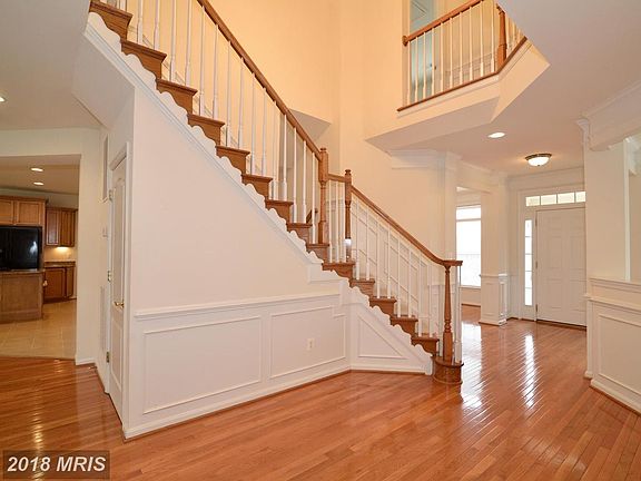 3rd image of 21377 Glebe View Dr
