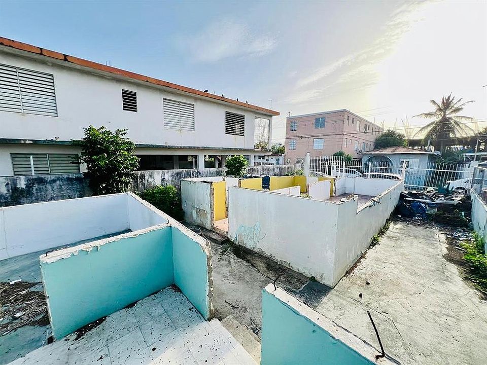 1st image of 225 Ruiz Belvas
