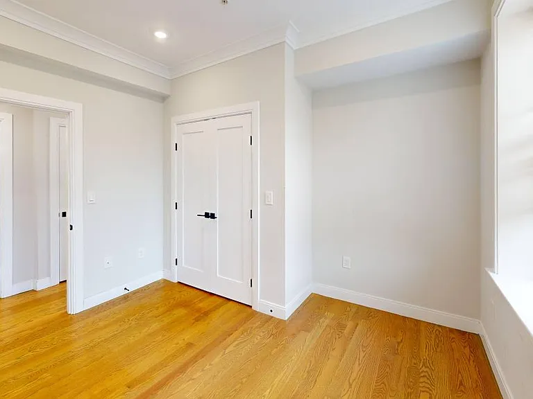 191 Porter St #4 — Photo 4