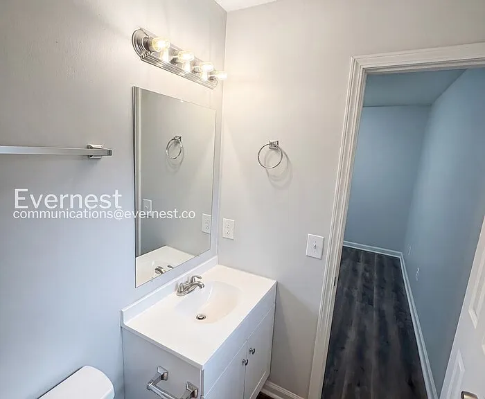 711 W Creek Cir — Photo 7