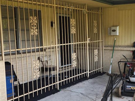 2nd image of 3123 Sunbeam St