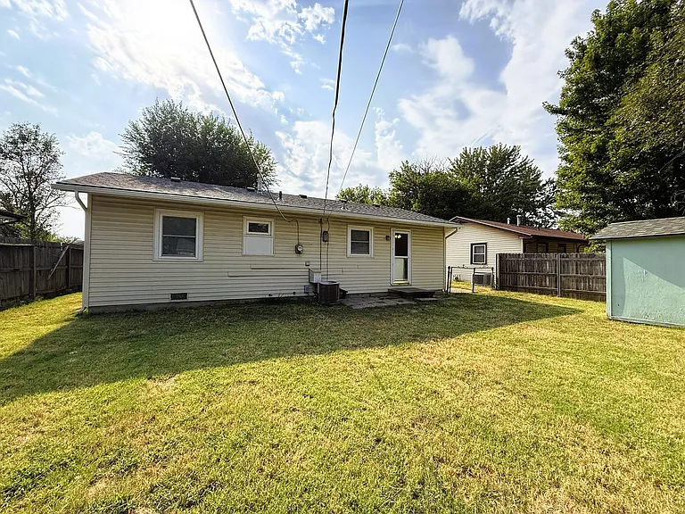 3368 S Vine St — Photo 12