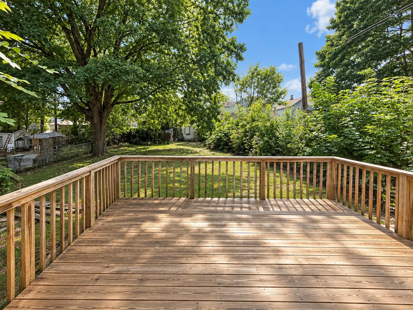 5 bed, $1,700 — Photo 2