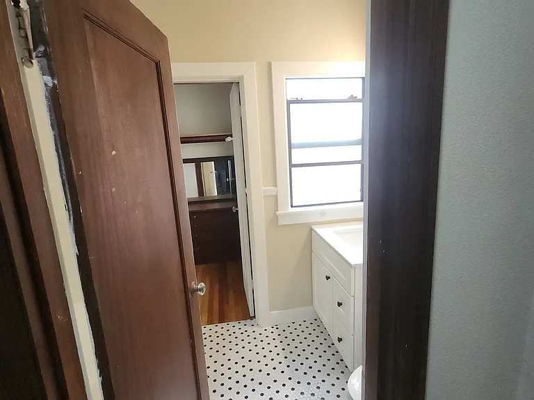 2339 Hilgard Ave #103 — Photo 23