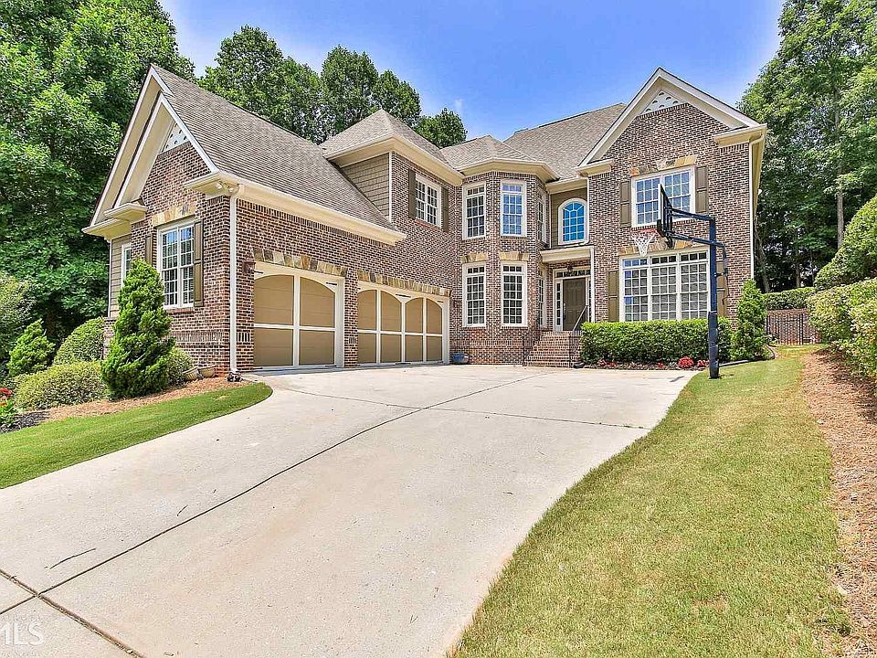 2nd image of 2724 Fairway Knoll Ct