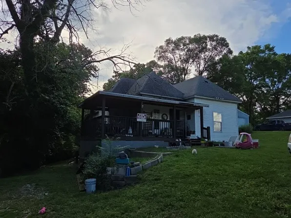 307 S Maple St, Galena, MO 65656