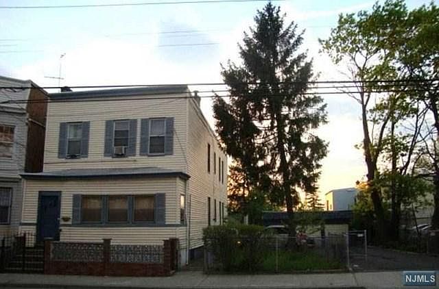 2nd image of 697 Grove St #699