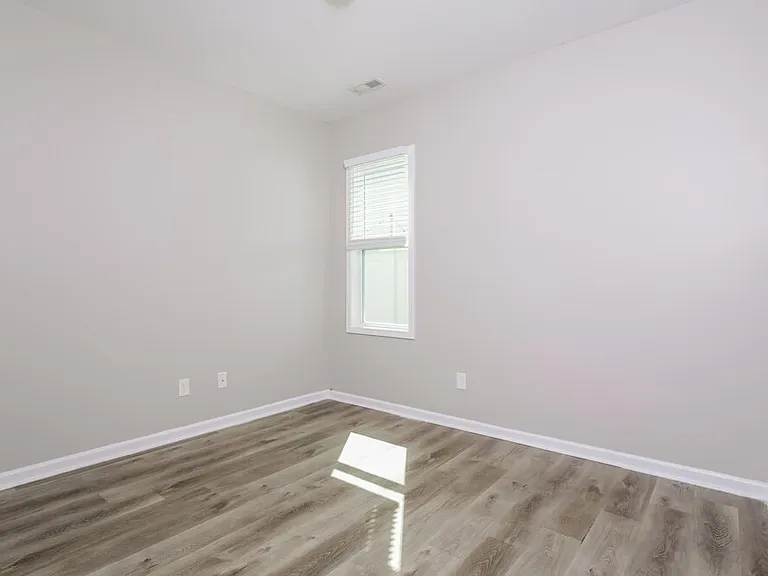 257 E Wilson St — Photo 14