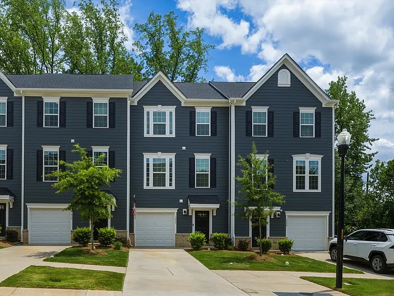 1006 Ketchum Ct — Photo 1