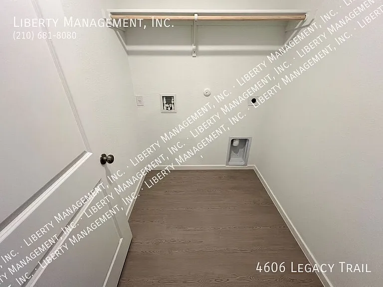 4606 Legacy Point — Photo 5