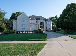 24509 Annie Ln, Westlake, OH