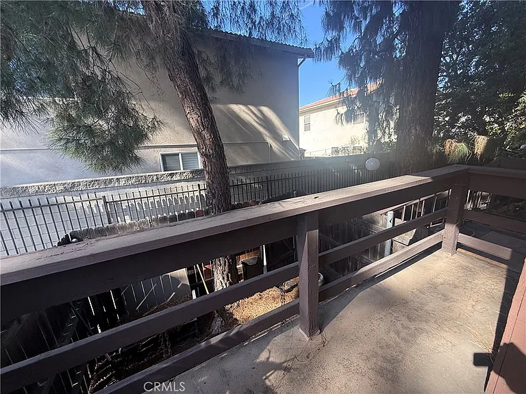 9131 Burnet Ave #10 — Photo 45