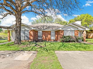 101 Oakwood Ln, Kennedale, TX 76060