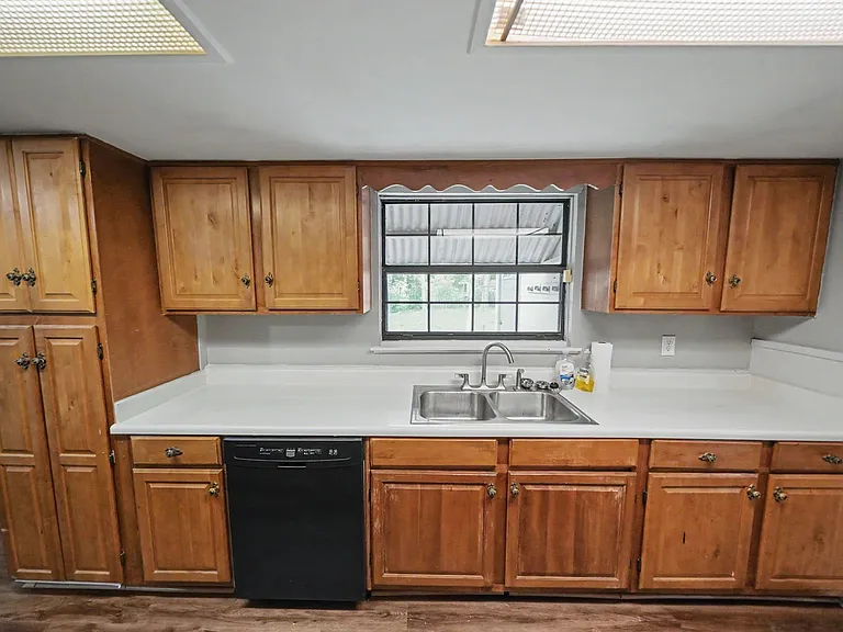 12715 Middle Ln — Photo 22