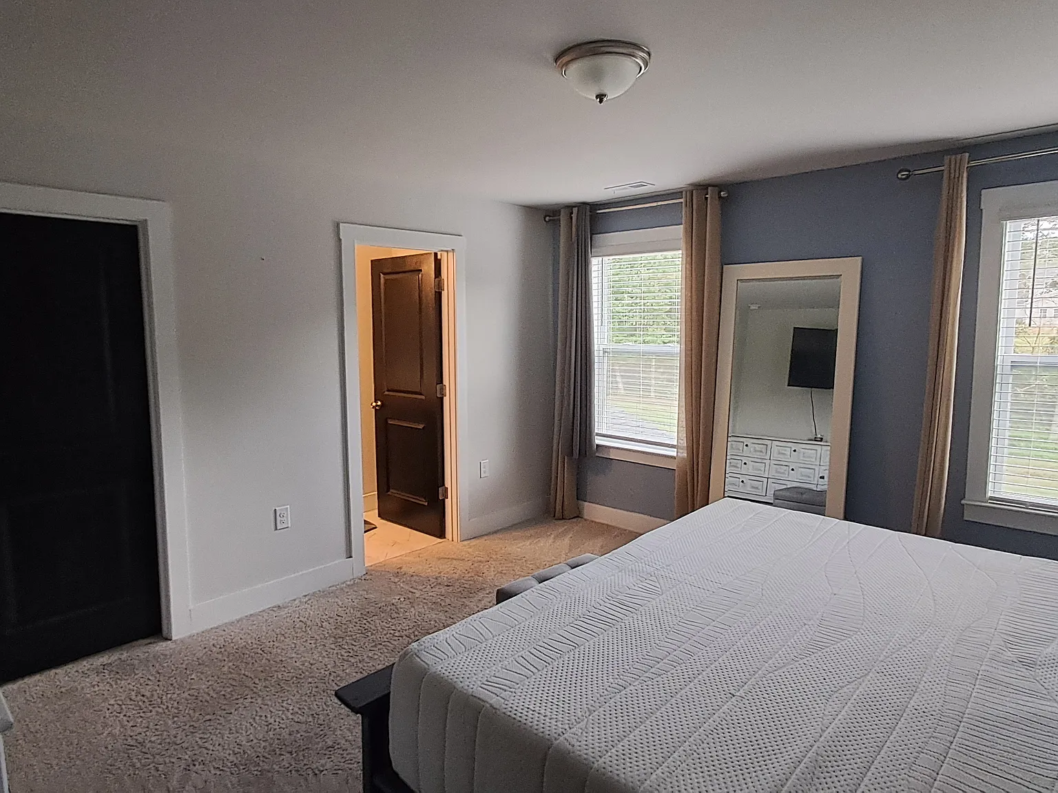4 bed, 2179 sqft, $900 — Photo 4