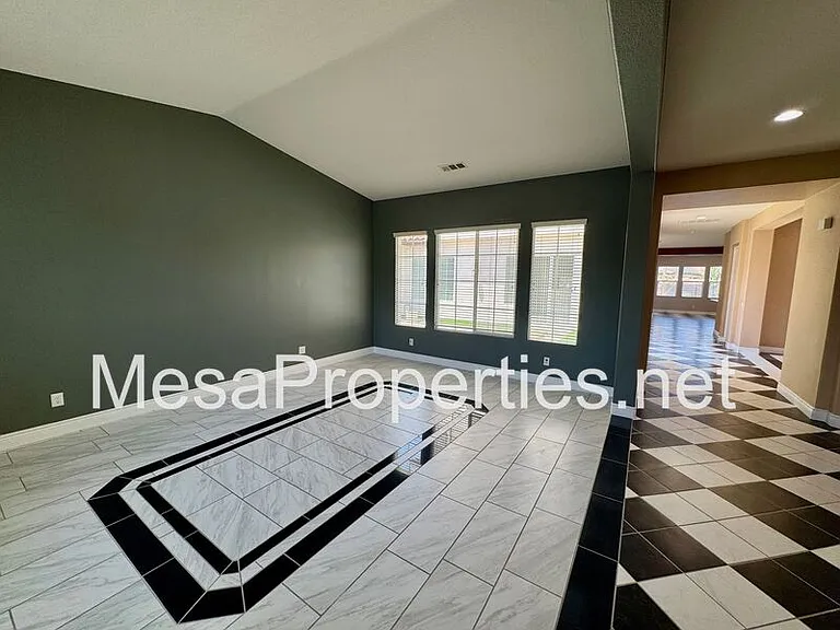 28610 Strauss Ln — Photo 6