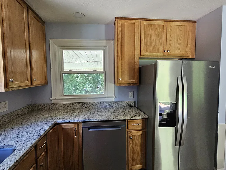 548 Greenway Dr — Photo 7