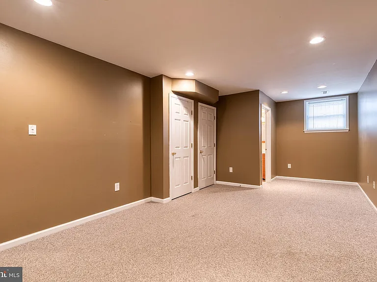 2816 Elliott St — Photo 9