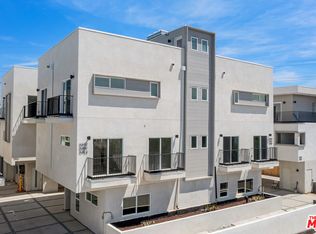 10963 Calvert St #1/4, North Hollywood, CA 91606