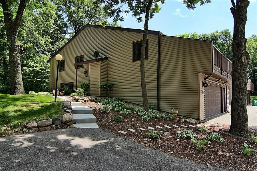 1st image of 285 River Woods Ln