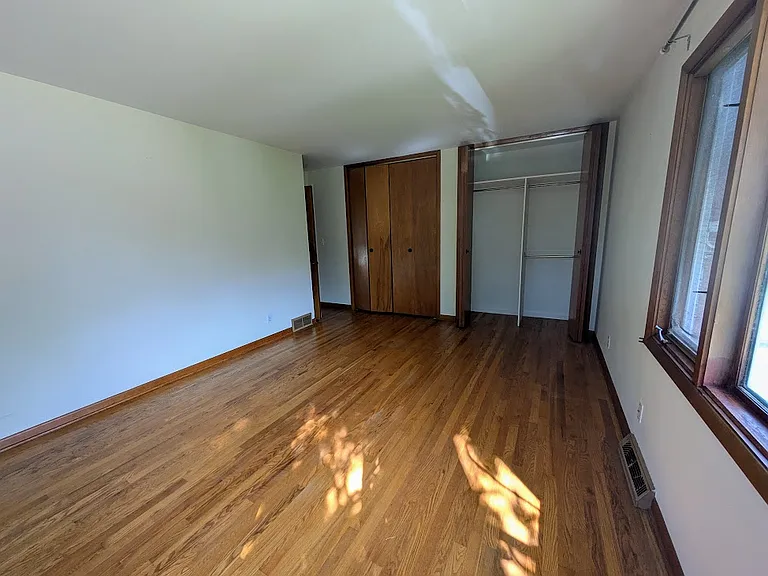 6234 N Canterbury Rd #UPSTAIRS — Photo 23