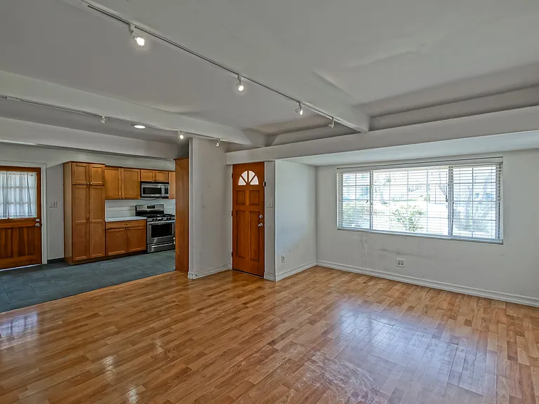 4541 W 172nd St #1A — Photo 22