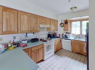22 High St APT 8, Amherst, MA 01002