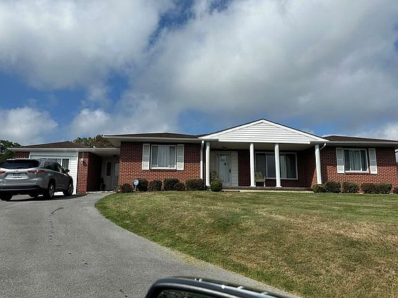 2nd image of 906 Camellia Dr